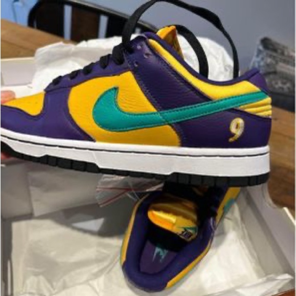 Women’s Nike dunk low Lisa Leslie’s
